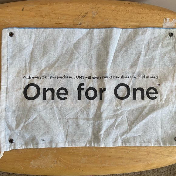 Toms Flag/Bag - Picture 2 of 3